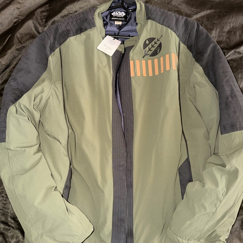 Heroes & Villain Star Wars Boba Fett Men's Olive Green and Black Jacket